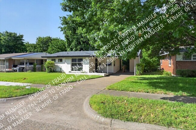 Building Photo - 1214 Adelaide Dr