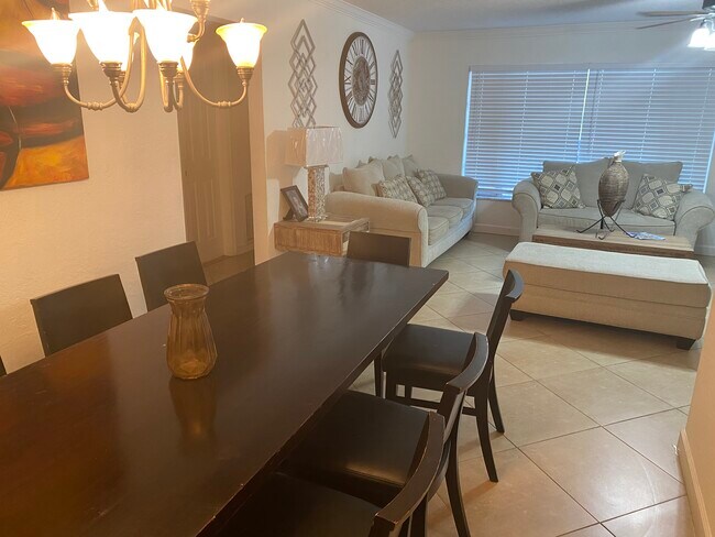 Foto del edificio - 9607 NW 66th St