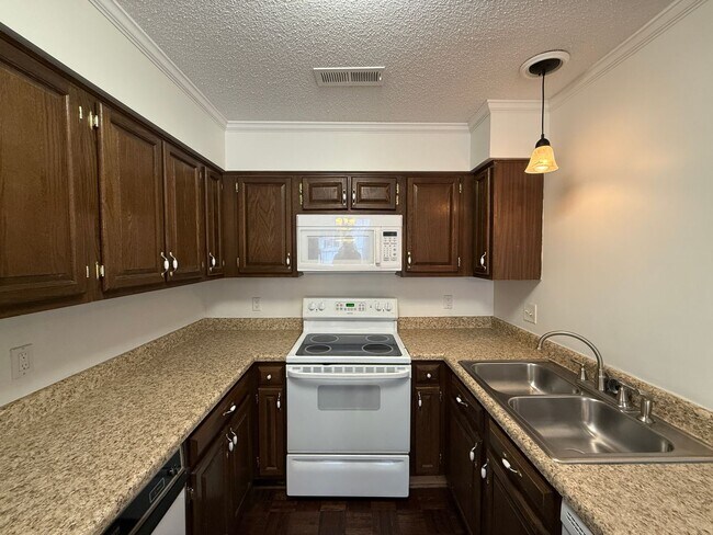 Building Photo - 970 Lytchfield Pl