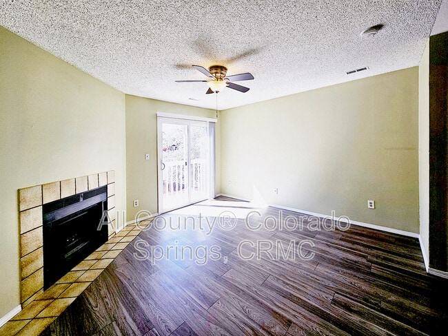 Building Photo - 1010 Mazatlan Cir