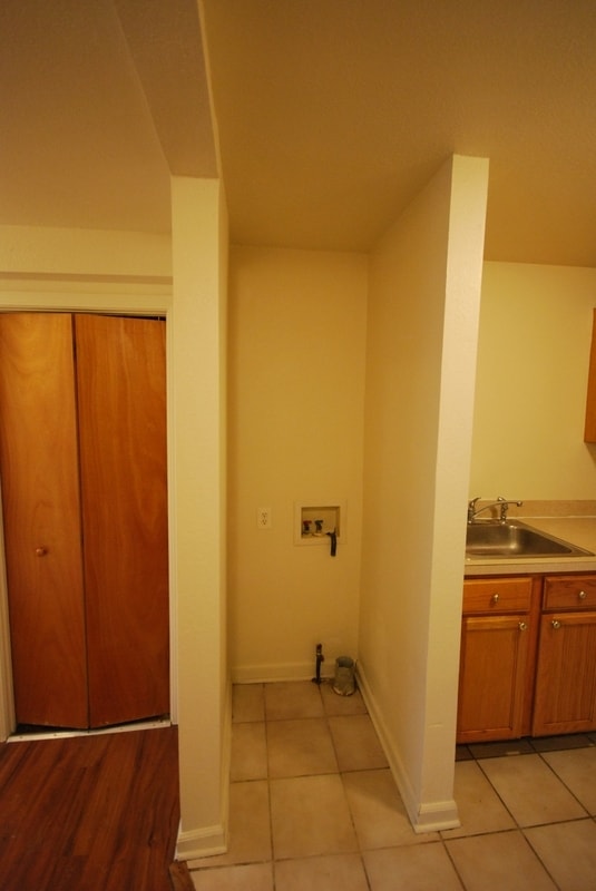 Building Photo - 1027 La Salle