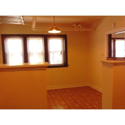 Foto del edificio - Nice Garden Apt w/ Heat! (63rd California)