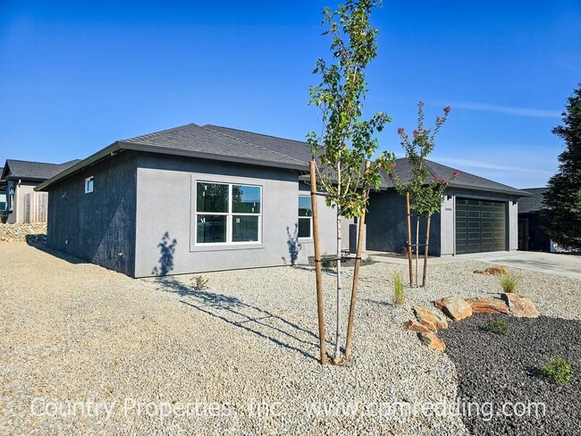 Foto del edificio - Almost New 3-Bedroom House with Lots of Upgrades Near Keswick Dam!