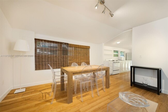 Foto del edificio - 3041 Calusa St