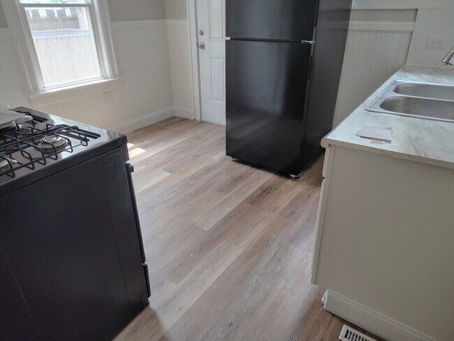 Foto del edificio - 1334 W 89th St