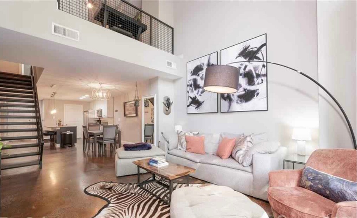 Foto principal - 701 Royal Ct