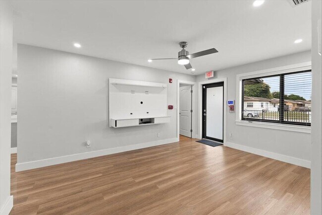 Building Photo - 3170 NW 14th Ct