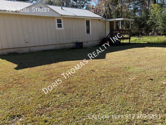 Foto del edificio - 924 Adel St