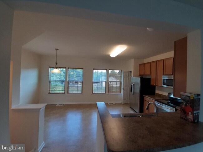 Foto del edificio - 2102 E Oak Rd