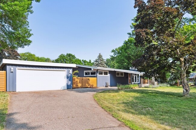 Foto del edificio - 6017 Halifax Ave S