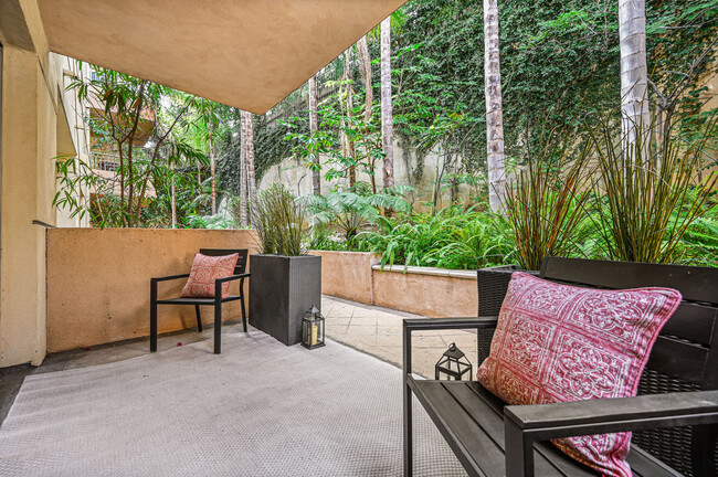 Building Photo - 2111 S Beverly Glen Blvd