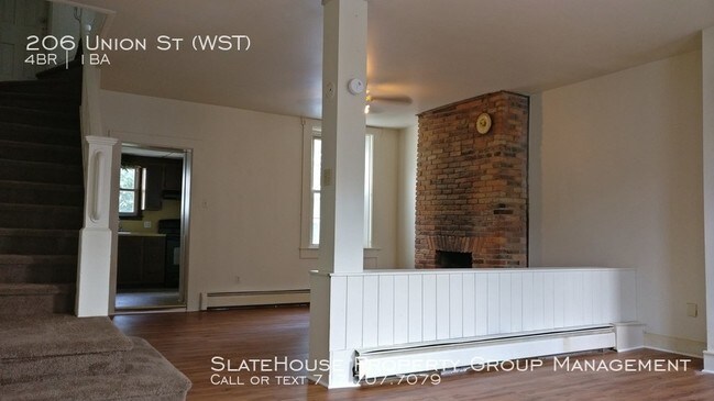 Building Photo - Spacious 4 Bedroom House