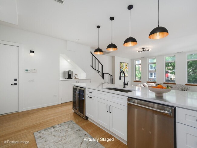 Foto del edificio - 842 N Wolcott Ave