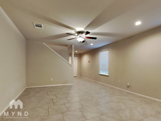 Building Photo - 10107 Pine Trace Village Dr