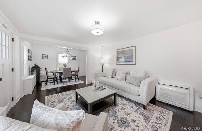 Foto del edificio - 8 Rosewood Ave