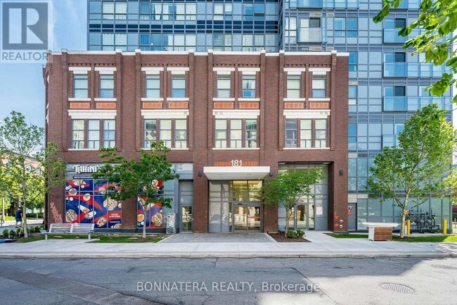 Building Photo - 181 Huron St