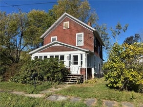 Building Photo - 15 Maple Ave