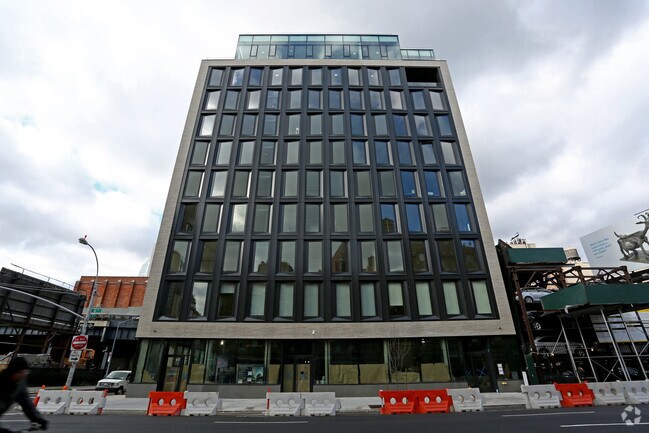 Building Photo - 155 10th Ave