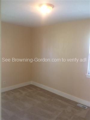 Building Photo - Cute and convenient duplex available!!