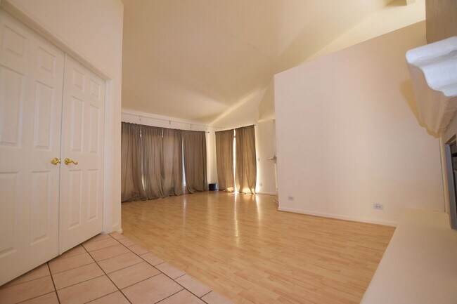 Building Photo - Beautiful home in South Mountain w/ Amenit...