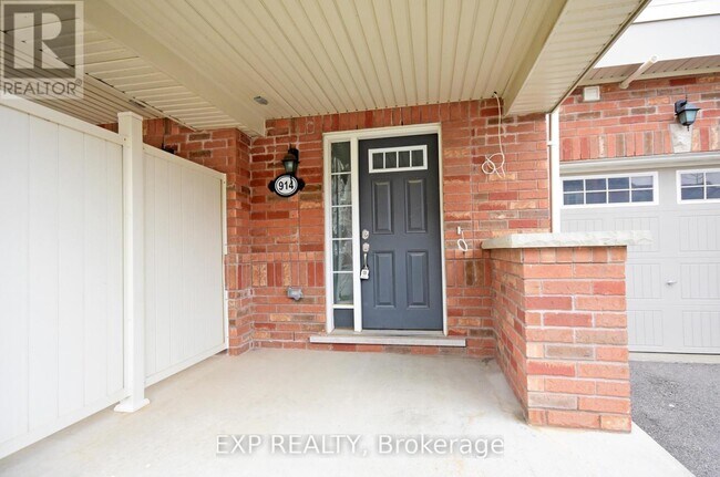 Building Photo - 914 Nadalin Heights