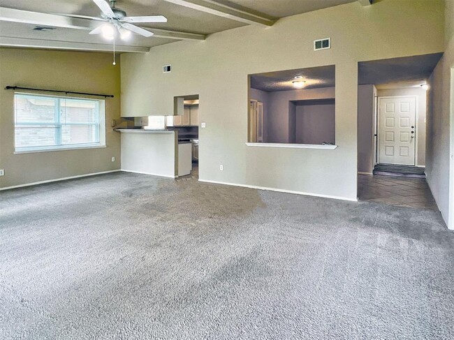Foto del edificio - 3518 Almondwood Dr