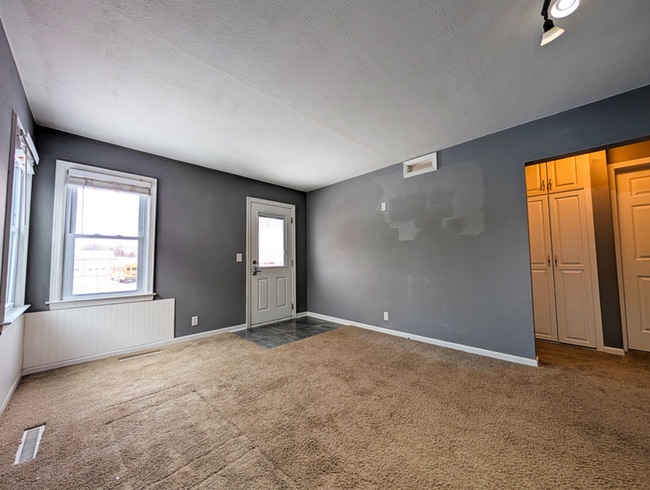 Building Photo - 1302 W Robinson St