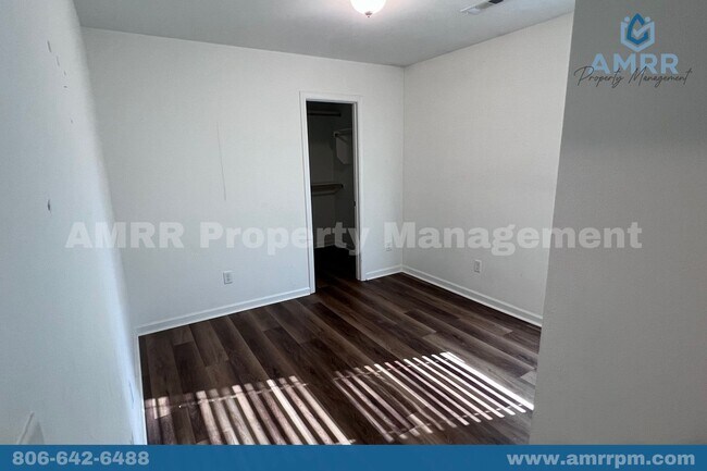 Building Photo - New 3 Bedroom Home Available Now!