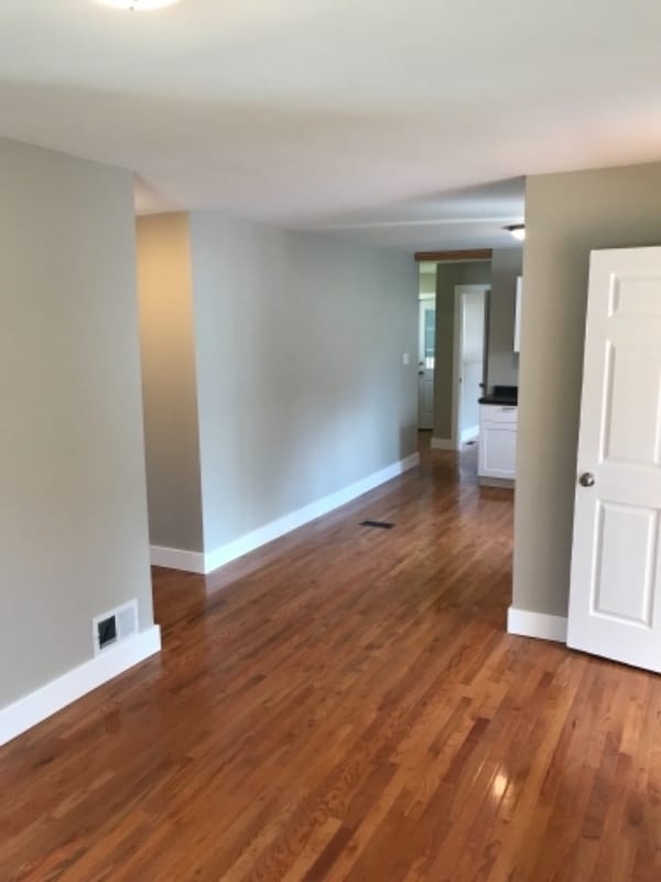 Building Photo - 916 Burris Ave