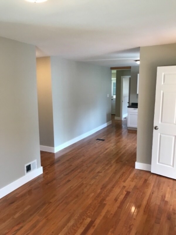 Foto del edificio - 916 Burris Ave