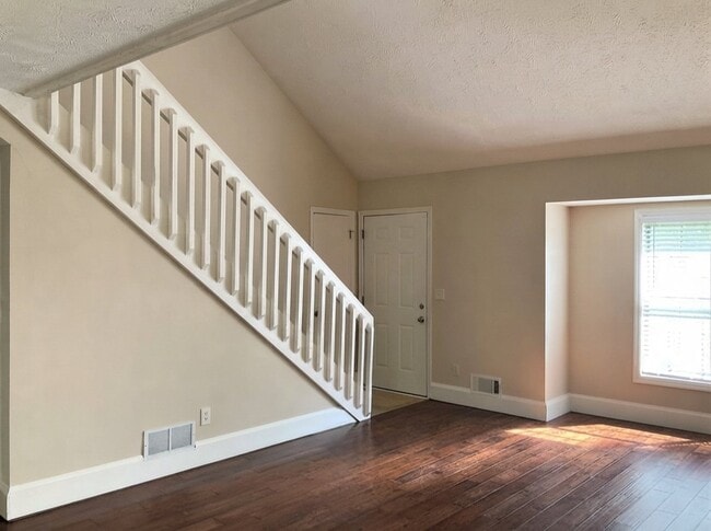 Building Photo - 1603 Kings Ridge Dr NW