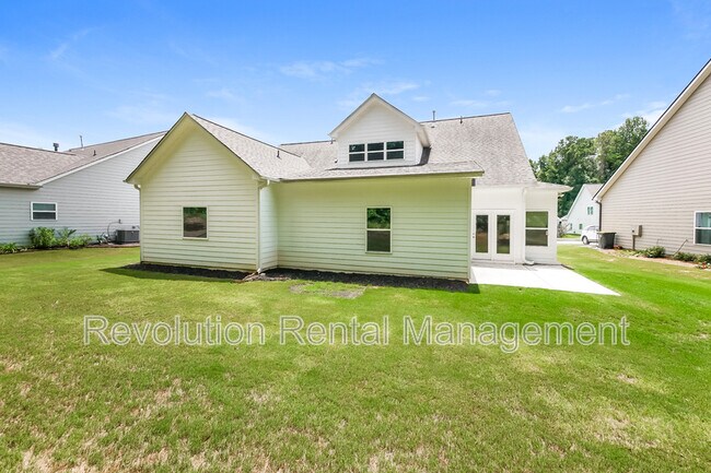 Building Photo - 140 S Ridge