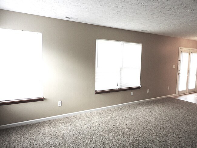 Building Photo - 9990 Palmaire Pl