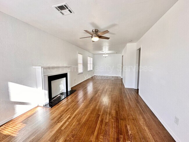 Photo - 2537 NW 35th St House