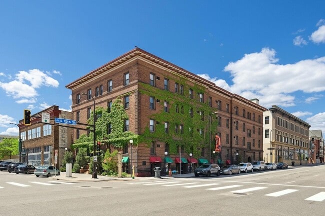 Building Photo - 11 S 12th St