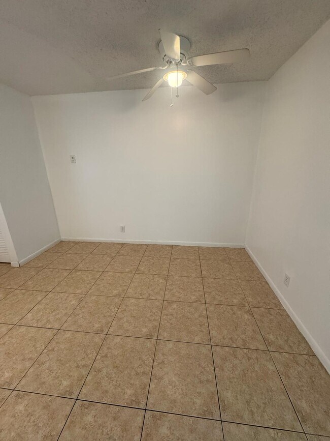 Foto del edificio - 1480 NW 19th Ct