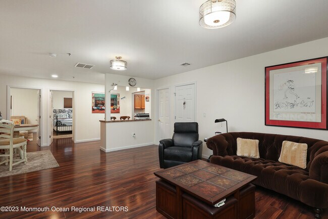 Foto del edificio - 551 Newman Springs Rd