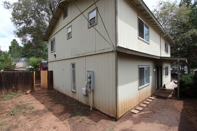 Foto del edificio - 2115 N West St