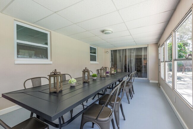 Building Photo - 14580 110th Terrace N