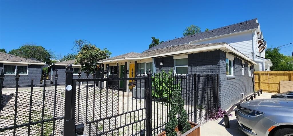 Foto principal - 3339 Simmons St