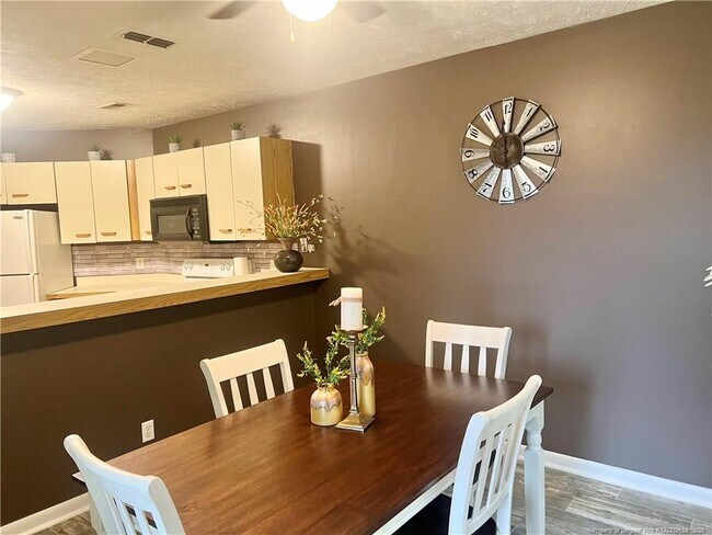 Foto del edificio - 6792 Willowbrook Dr