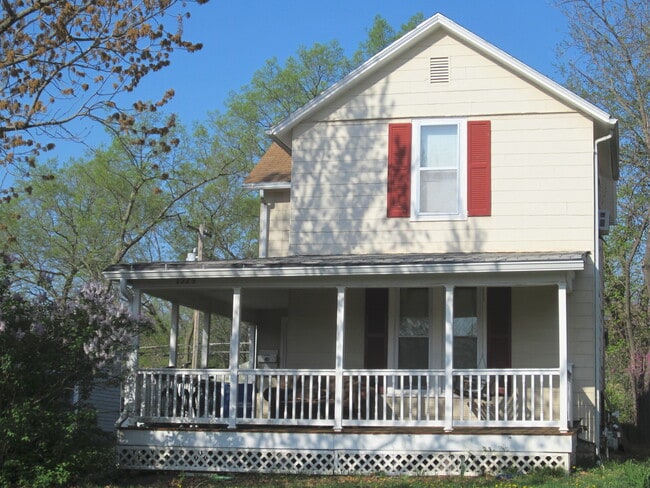 Foto del edificio - 1329 Connecticut St