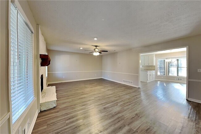 Foto del edificio - 208 Emerald Cove Ln