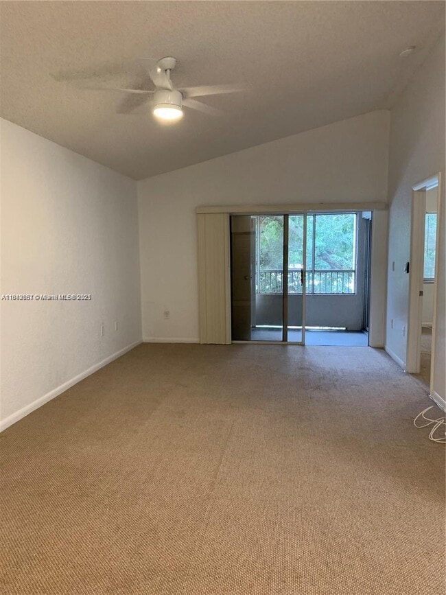 Building Photo - 2811 N Oakland Forest Dr