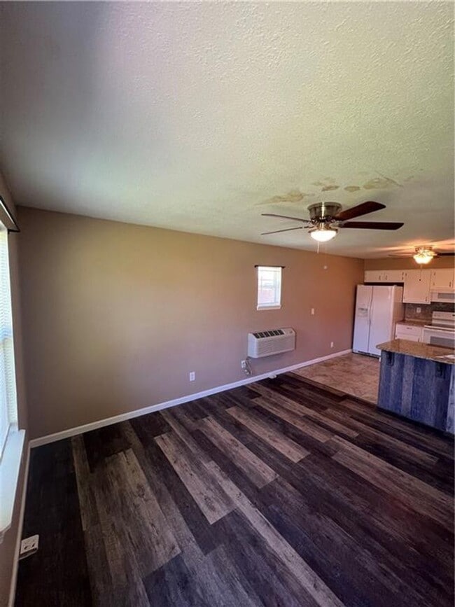 Building Photo - 2008 Cypress Pl