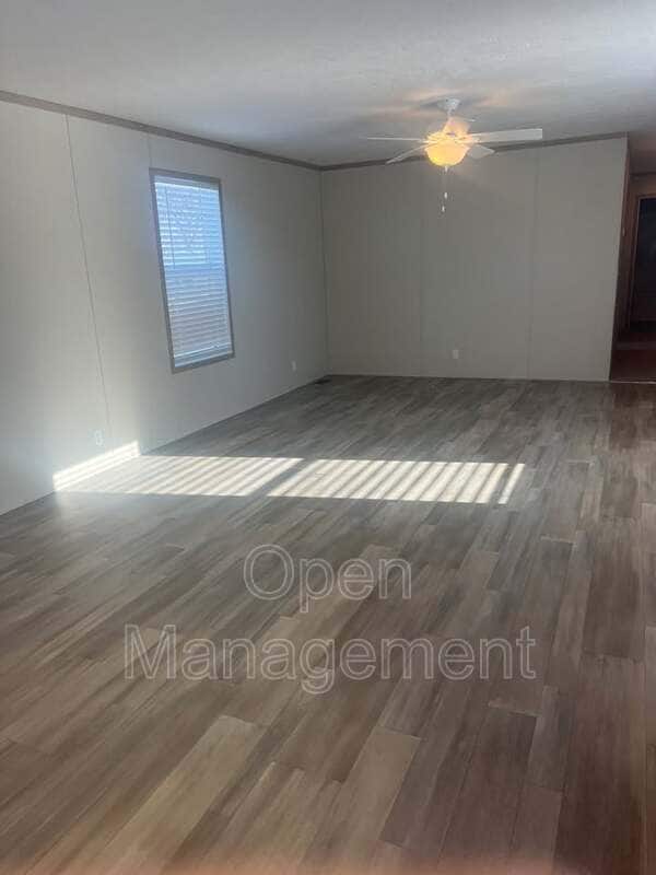 Building Photo - 825 1st Ave E