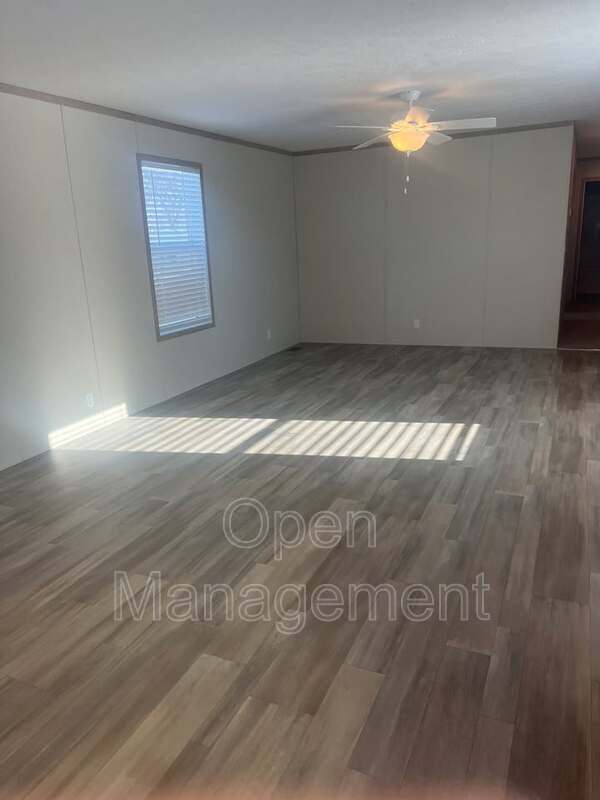 Foto del edificio - 825 1st Ave E