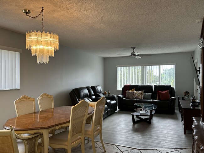 comedor/sala de estar - 6770 Royal Palm Blvd