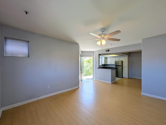 Building Photo - 4925 E Desert Cove Ave