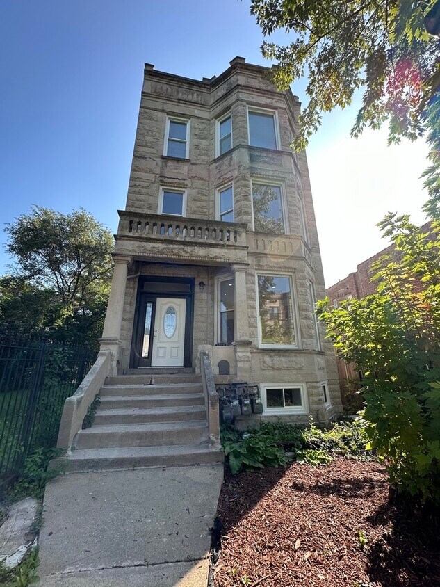 Primary Photo - 1535 S Sawyer Ave
